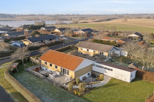 Søbredden 2,  Svogerslev Villa